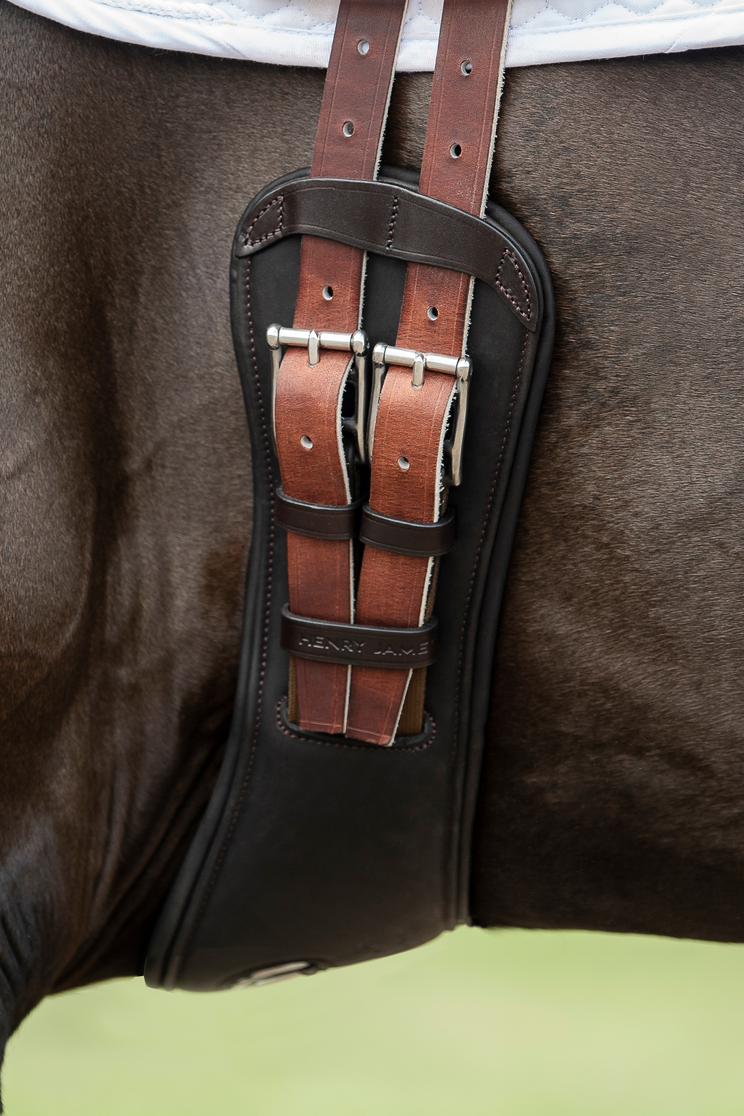 anatomical short leather girth brown
