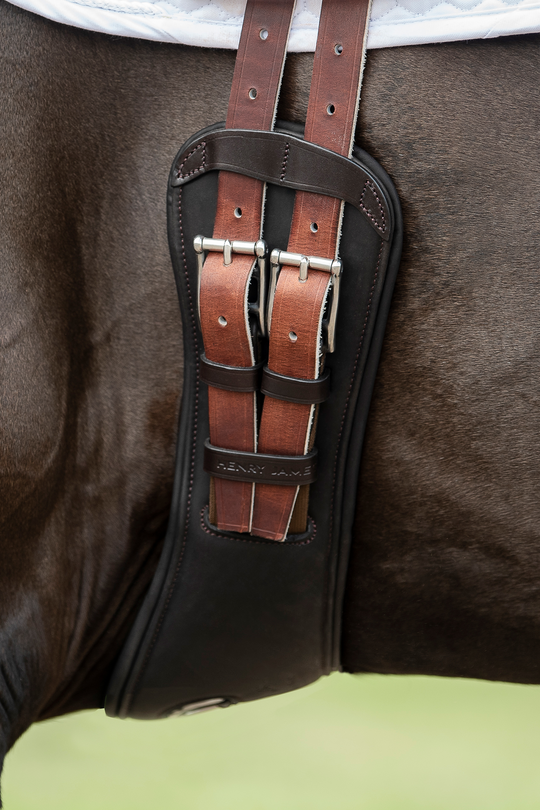 anatomical short leather girth brown